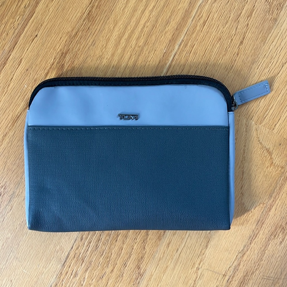 Tumi for Delta two tone grey bag with two sleep masks